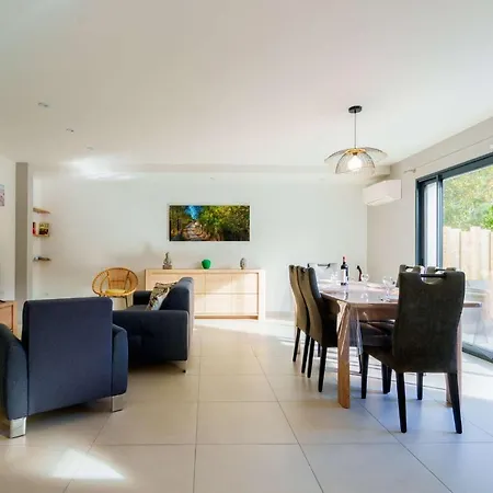 Bourg Avec Jardin Classe 2 Etoiles Pour 6 Personnes Villa Biscarrosse