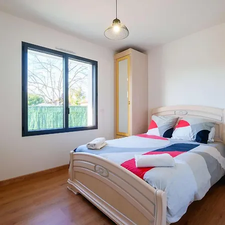 Willa Bourg Avec Jardin Classe 2 Etoiles Pour 6 Personnes *
