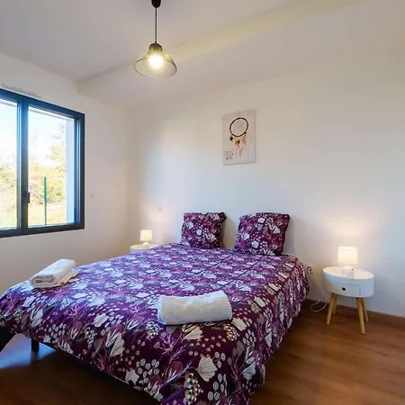 Willa Bourg Avec Jardin Classe 2 Etoiles Pour 6 Personnes *