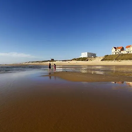 Bourg Avec Jardin Classe 2 Etoiles Pour 6 Personnes Villa *