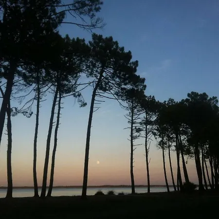 Bourg Avec Jardin Classe 2 Etoiles Pour 6 Personnes *