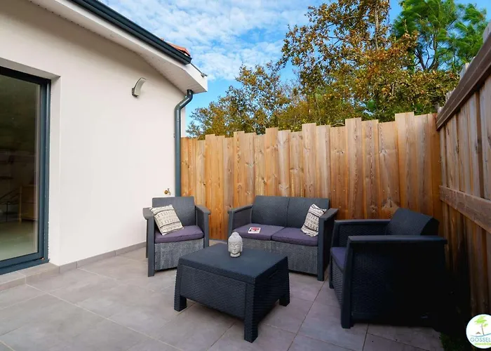 Bourg Avec Jardin Classe 2 Etoiles Pour 6 Personnes *