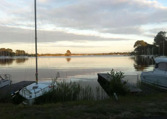 Bourg Avec Jardin Classe 2 Etoiles Pour 6 Personnes Villa